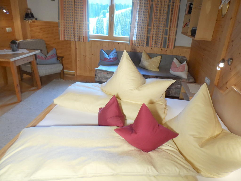 Haus Brunneck Apartman Warth  Szoba fotó